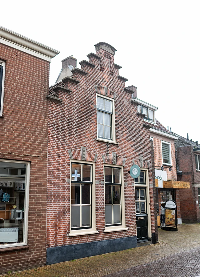 Dermacare Voorschoten Etalage 01