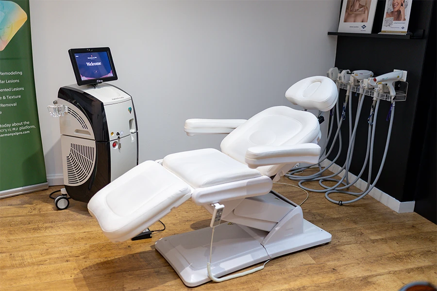 Dermacare Voorschoten Etalage 02